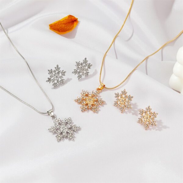 3pcs Snowflake Necklace Set With Rhinestones Earrings And Clavicle Chain Pendant Necklace Valentine's Day Gift - Image 6